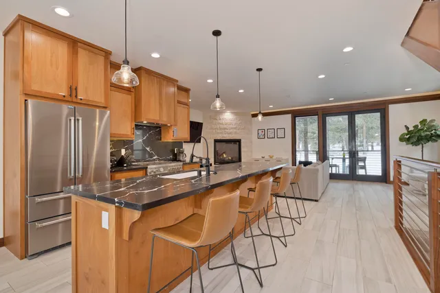 $2,599,000 | 210 Obsidian Place, Unit 18, Mammoth Lakes, CA 93546