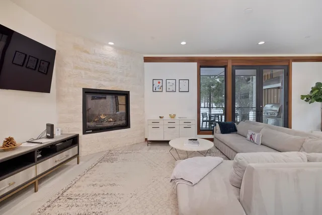 $2,599,000 | 210 Obsidian Place, Unit 18, Mammoth Lakes, CA 93546