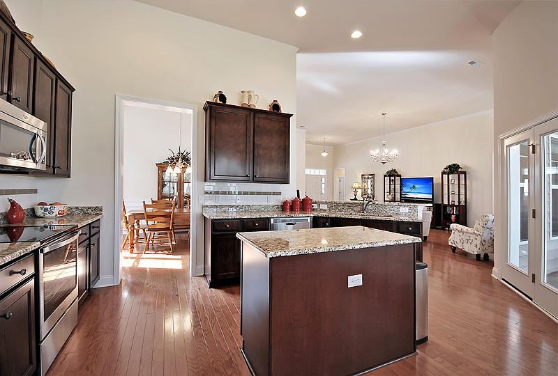 337 Decatur Drive Summerville, SC 29486 - Photo 12 of 34 117_119-copy