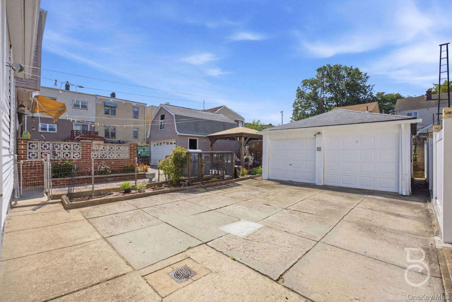 70-20 53rd Road Queens, NY 11378 - Photo 25 of 26