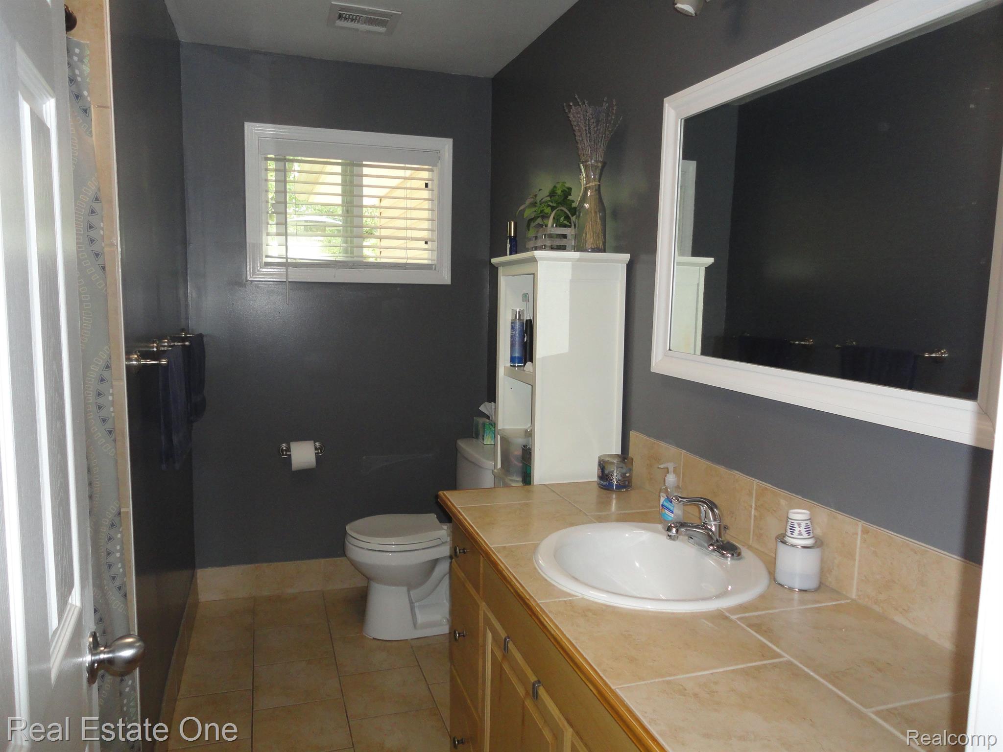 4307 Marcus Road Waterford, MI 48329 - Photo 13 of 17 Gallery Image 13