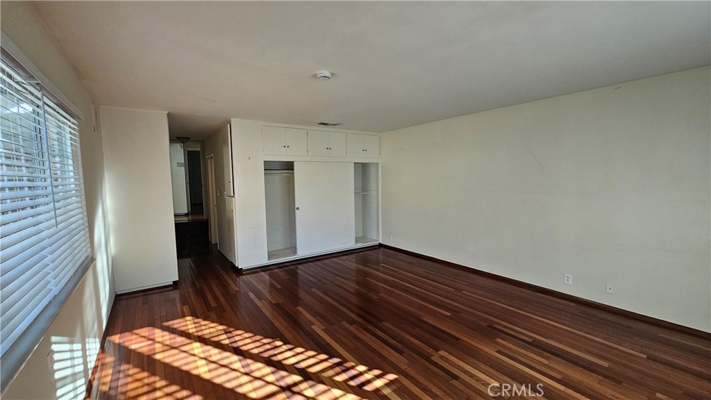 1525 Bellwood Road San Marino, CA 91108 - Photo 19 of 25 a view of an empty room and wooden floor