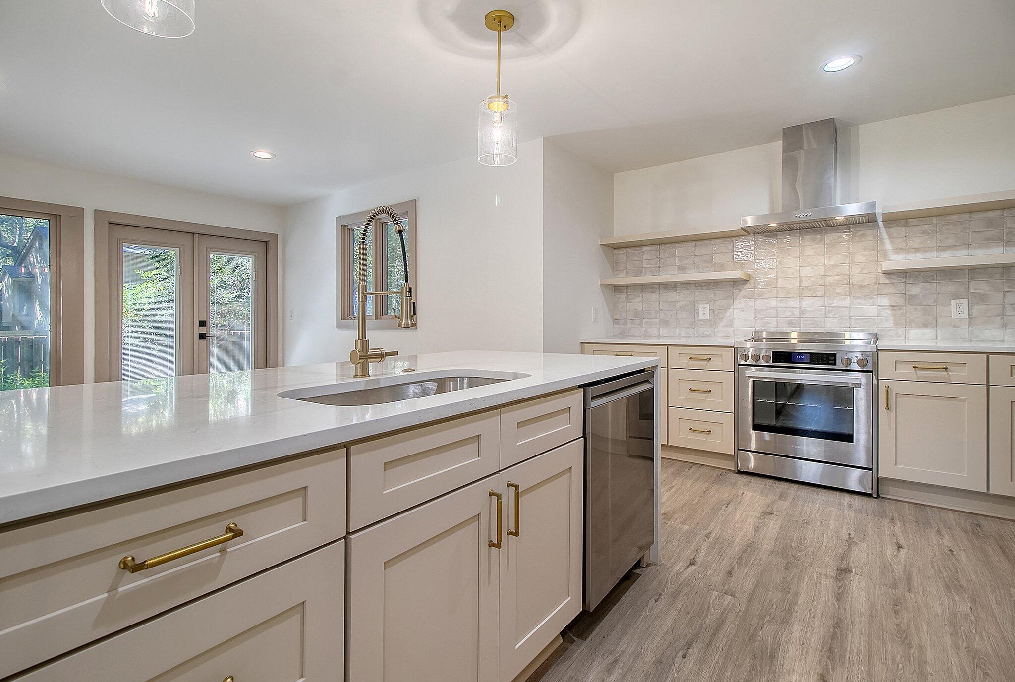 8 Arabian Drive Charleston, SC 29407 - Photo 3 of 41 6-web-or-mls-CREM_8 Arabian Dr_006