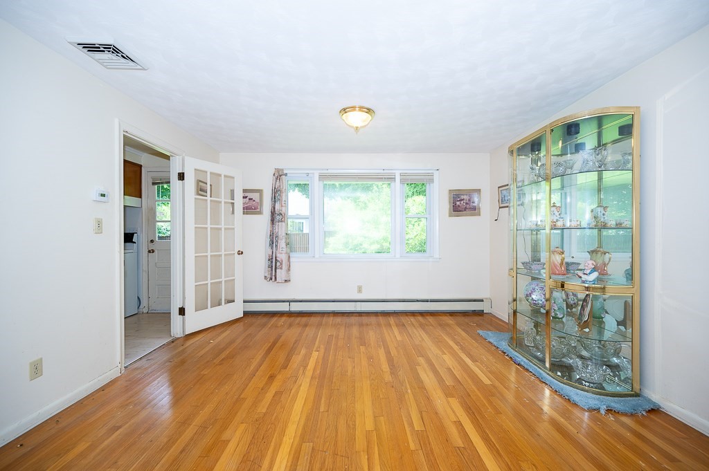27 Chevy Chase Road Worcester, MA 01606 - Photo 5 of 29