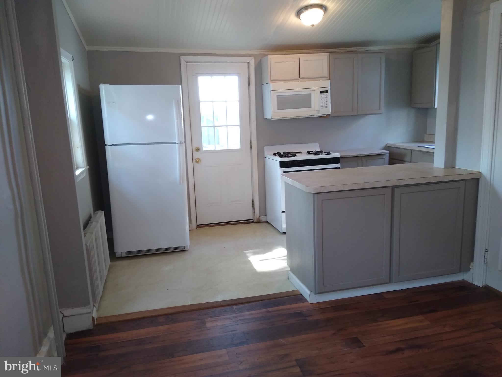 18 Beechwood Road Brookhaven, PA 19015 - Photo 14 of 46 Breakfast Room overlooking kitchen!
