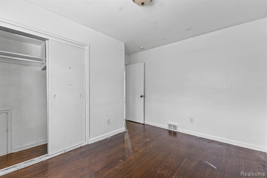 20261 Burt Road Detroit, MI 48219 - Photo 12 of 23