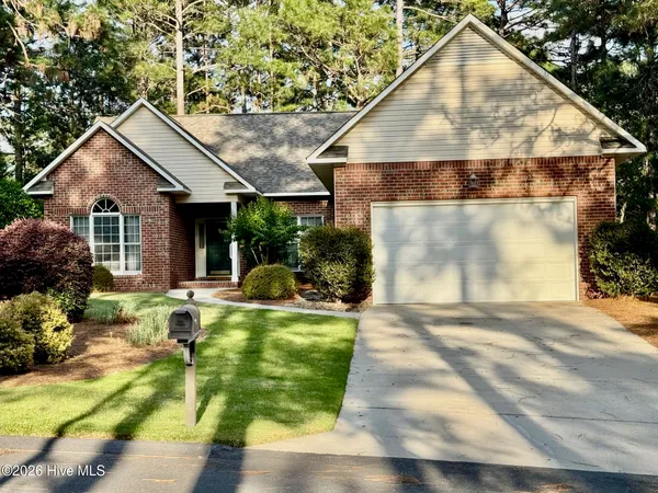 $405,000 | 5 Oak Tree Lane, Pinehurst, NC 28374