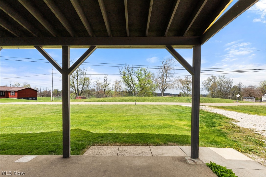 52161 Key Bellaire Road Bellaire, OH 43906 - Photo 4 of 44