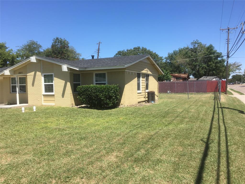 3601 Aloha Circle Mesquite, TX 75150 - Photo 3 of 22 a front view of a house with a yard
