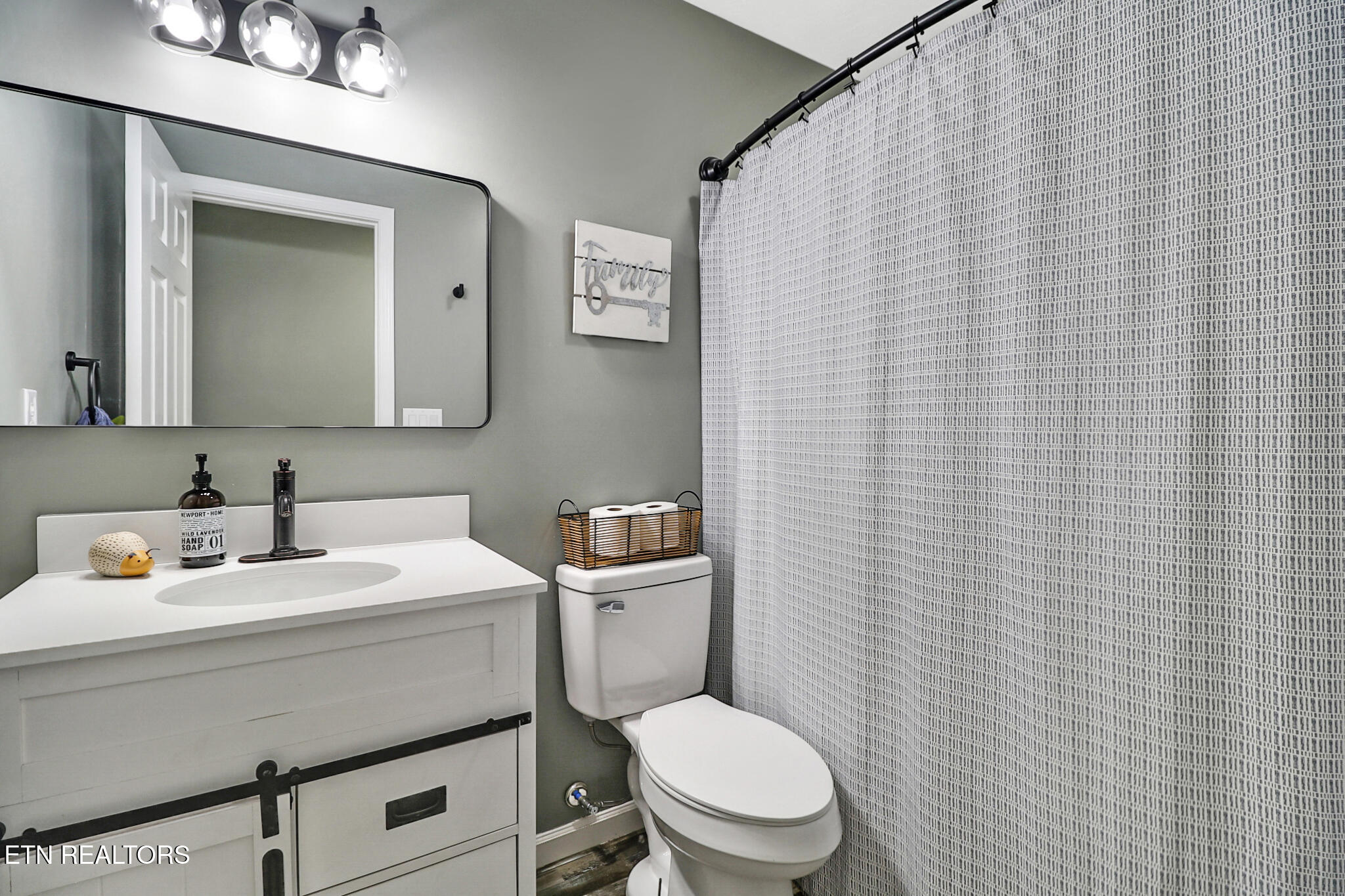 3639 Lantana Road Crossville, TN 38572 - Photo 39 of 42 Guest Bath