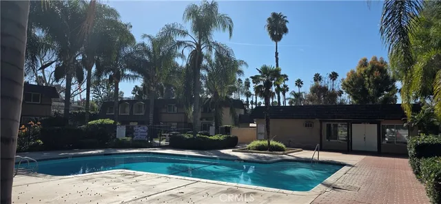 a picture of a picture of a picture