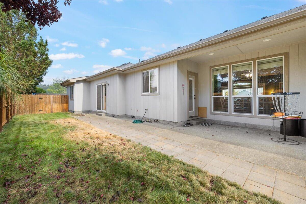 2722 Trinity Way Grants Pass, OR 97527 - Photo 29 of 33 36-D9A2972