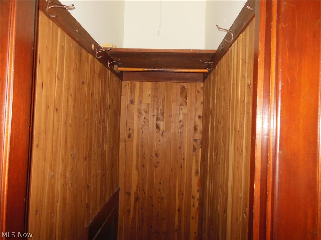 2129 Hubbard Road Madison, OH 44057 - Photo 15 of 27 Master Closet