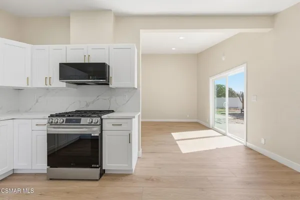 $939,500 | 886 Yorkshire Avenue, Thousand Oaks, CA 91360