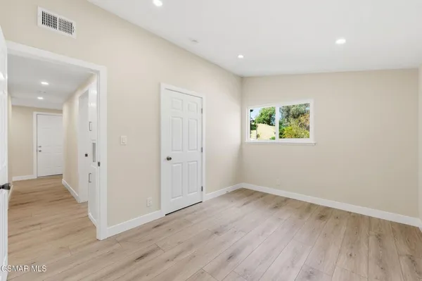 $939,500 | 886 Yorkshire Avenue, Thousand Oaks, CA 91360