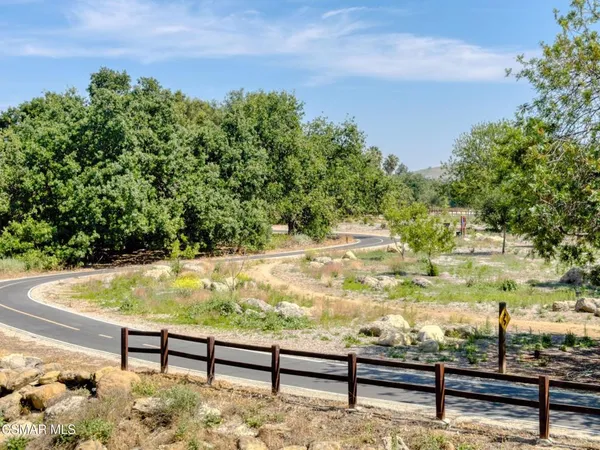 $939,500 | 886 Yorkshire Avenue, Thousand Oaks, CA 91360