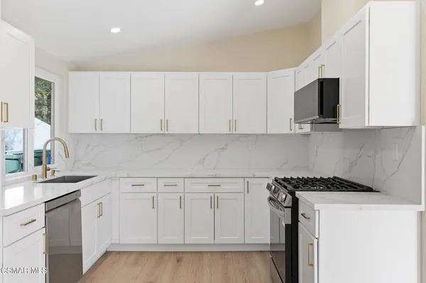 $939,500 | 886 Yorkshire Avenue, Thousand Oaks, CA 91360