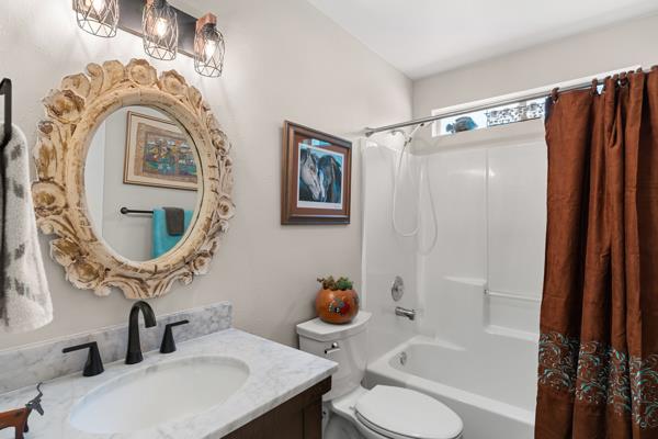 128 Ridge Grove Road Kerrville, TX 78028 - Photo 18 of 31 Guest Bathroom