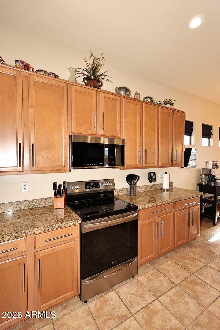 5507 West Carson Road Laveen, AZ 85339 - Photo 16 of 49 Kitchen-Range
