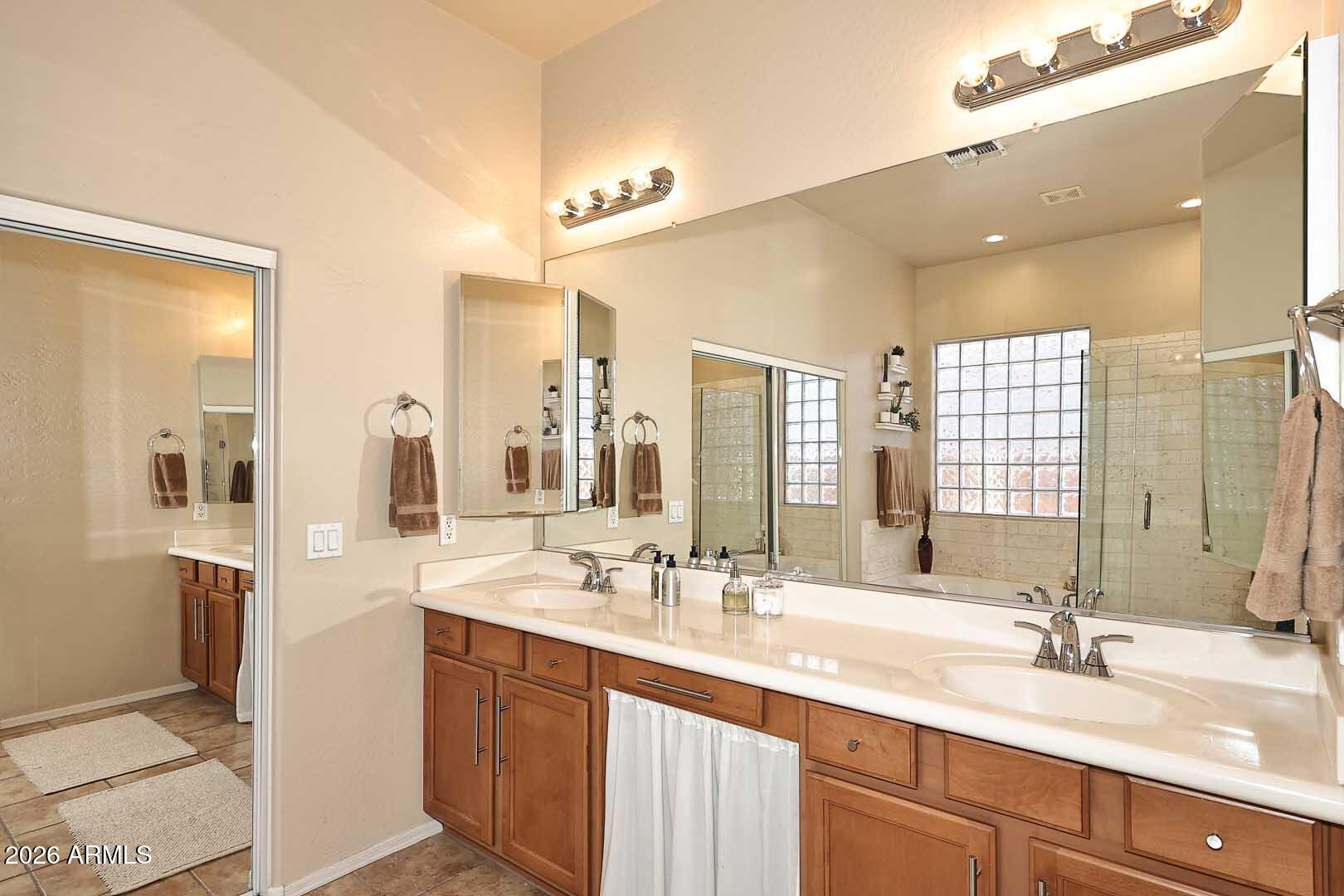 5507 West Carson Road Laveen, AZ 85339 - Photo 29 of 49 Primary Bath