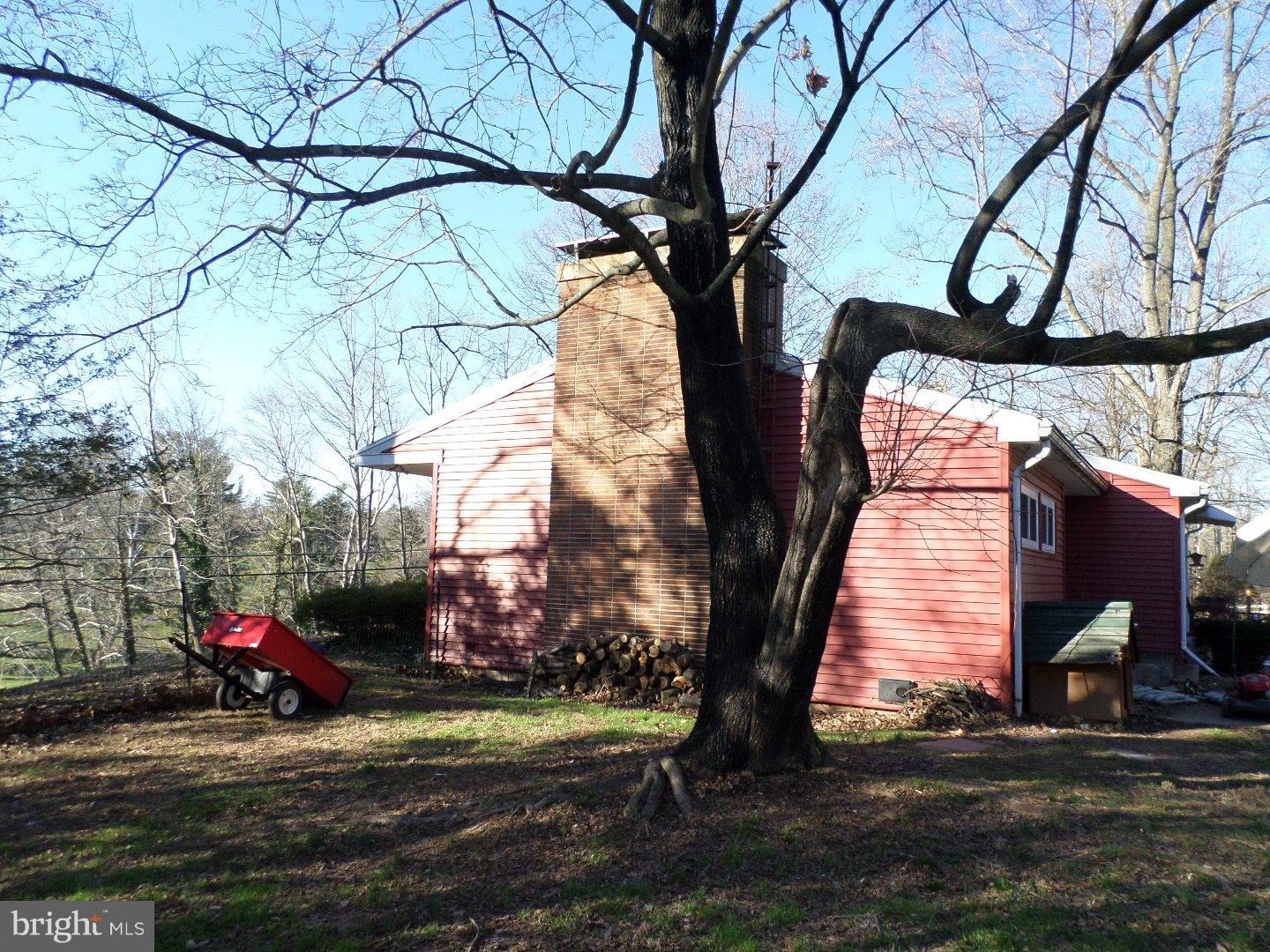 271 Shelbourne Road Birdsboro, PA 19508 - Photo 13 of 14 Exterior Side