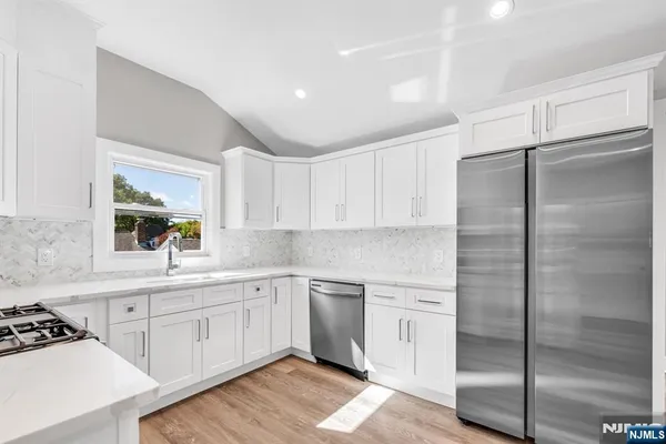 $3,950 | 715 Evans Street, Unit 2, Paramus, NJ 07652
