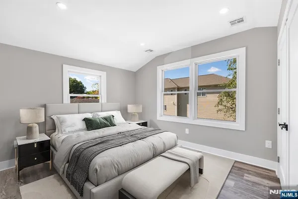 $3,950 | 715 Evans Street, Unit 2, Paramus, NJ 07652