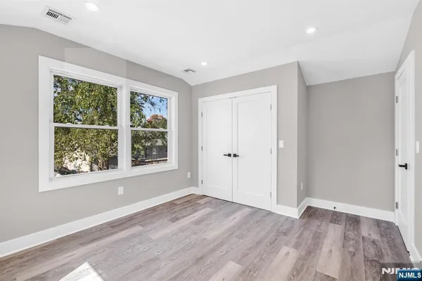 $3,950 | 715 Evans Street, Unit 2, Paramus, NJ 07652