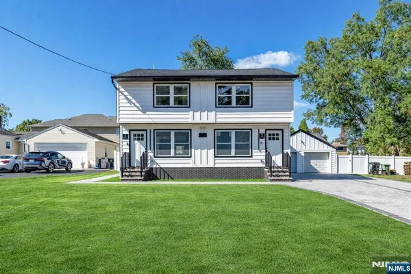 $3,950 | 715 Evans Street, Unit 2, Paramus, NJ 07652