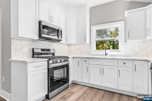 $3,950 | 715 Evans Street, Unit 2, Paramus, NJ 07652