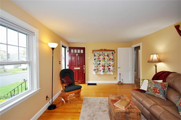 53 Valentine Road Arlington, MA 02476 - Photo 6 of 29