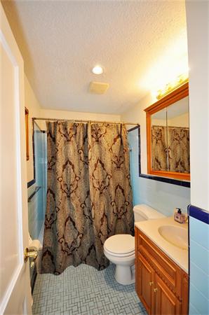 53 Valentine Road Arlington, MA 02476 - Photo 7 of 29