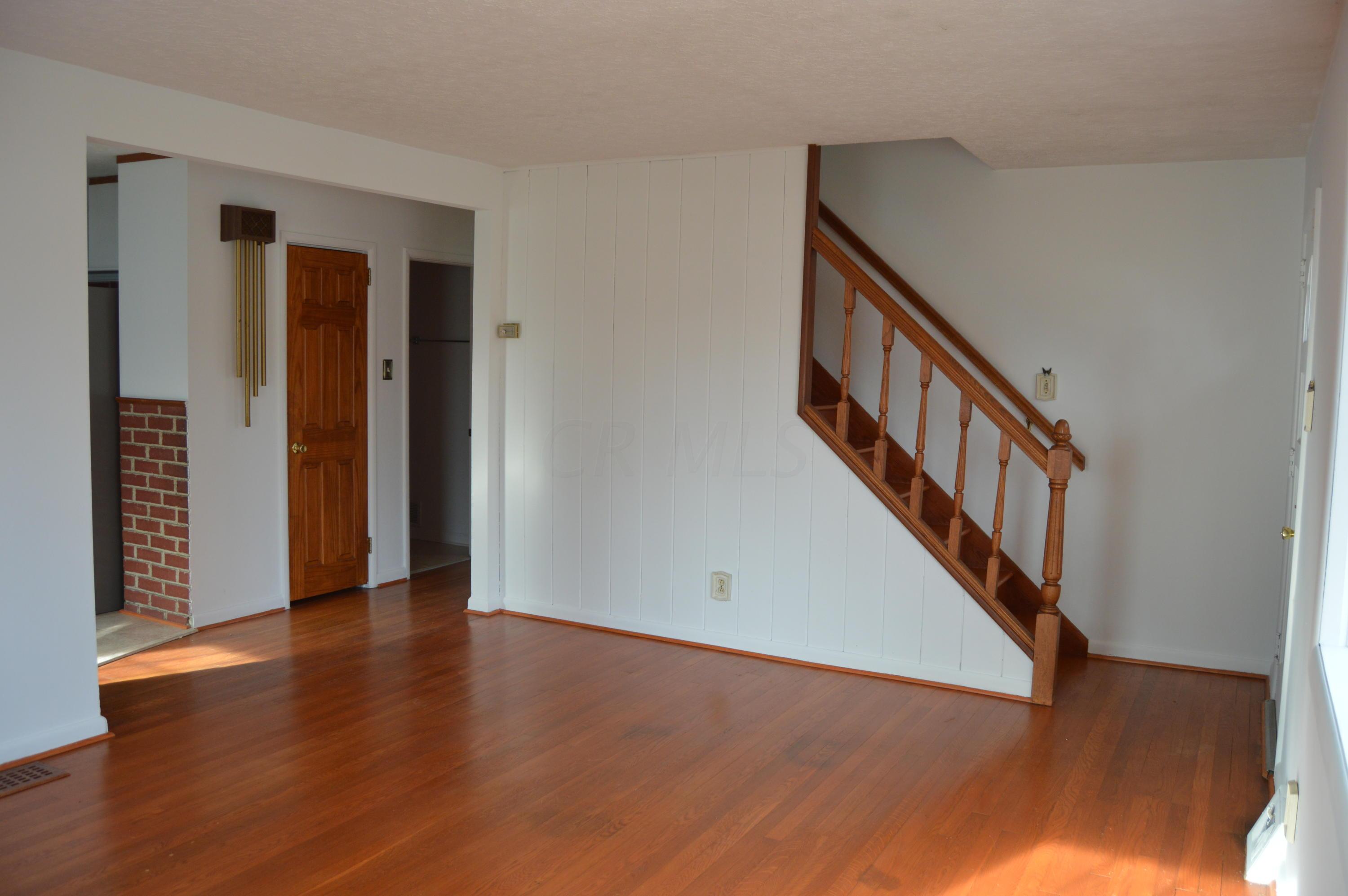 271 Danhurst Road Columbus, OH 43228 - Photo 5 of 32 Gallery Image 5