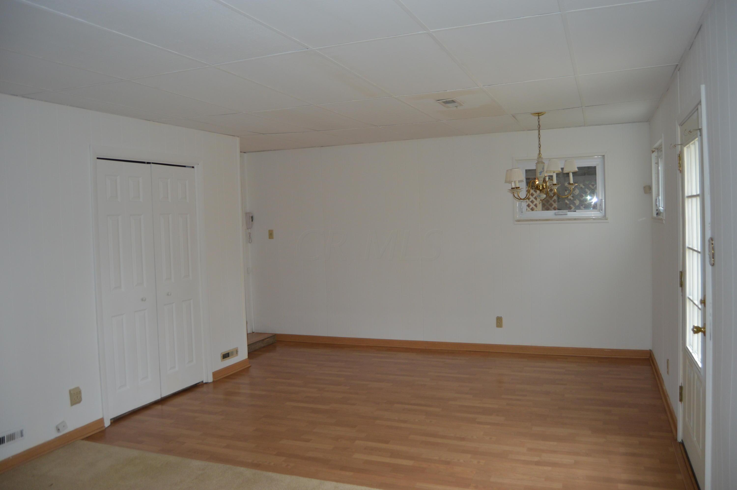 271 Danhurst Road Columbus, OH 43228 - Photo 9 of 32 Gallery Image 9