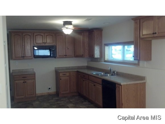 2028 North 24th Street Springfield, IL 62702 - Photo 3 of 19