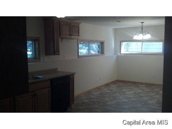 2028 North 24th Street Springfield, IL 62702 - Photo 5 of 19