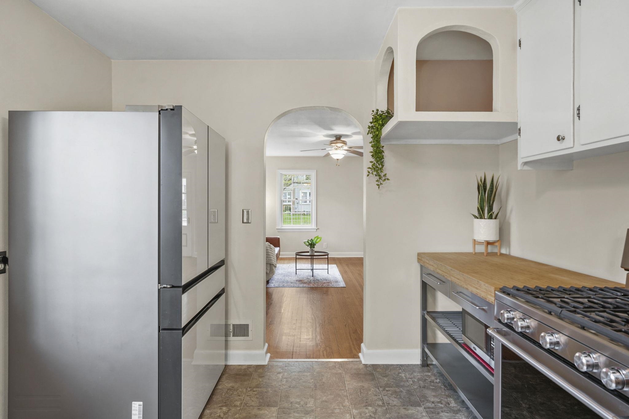 1502 Farragut Street Madison, WI 53704 - Photo 11 of 56
