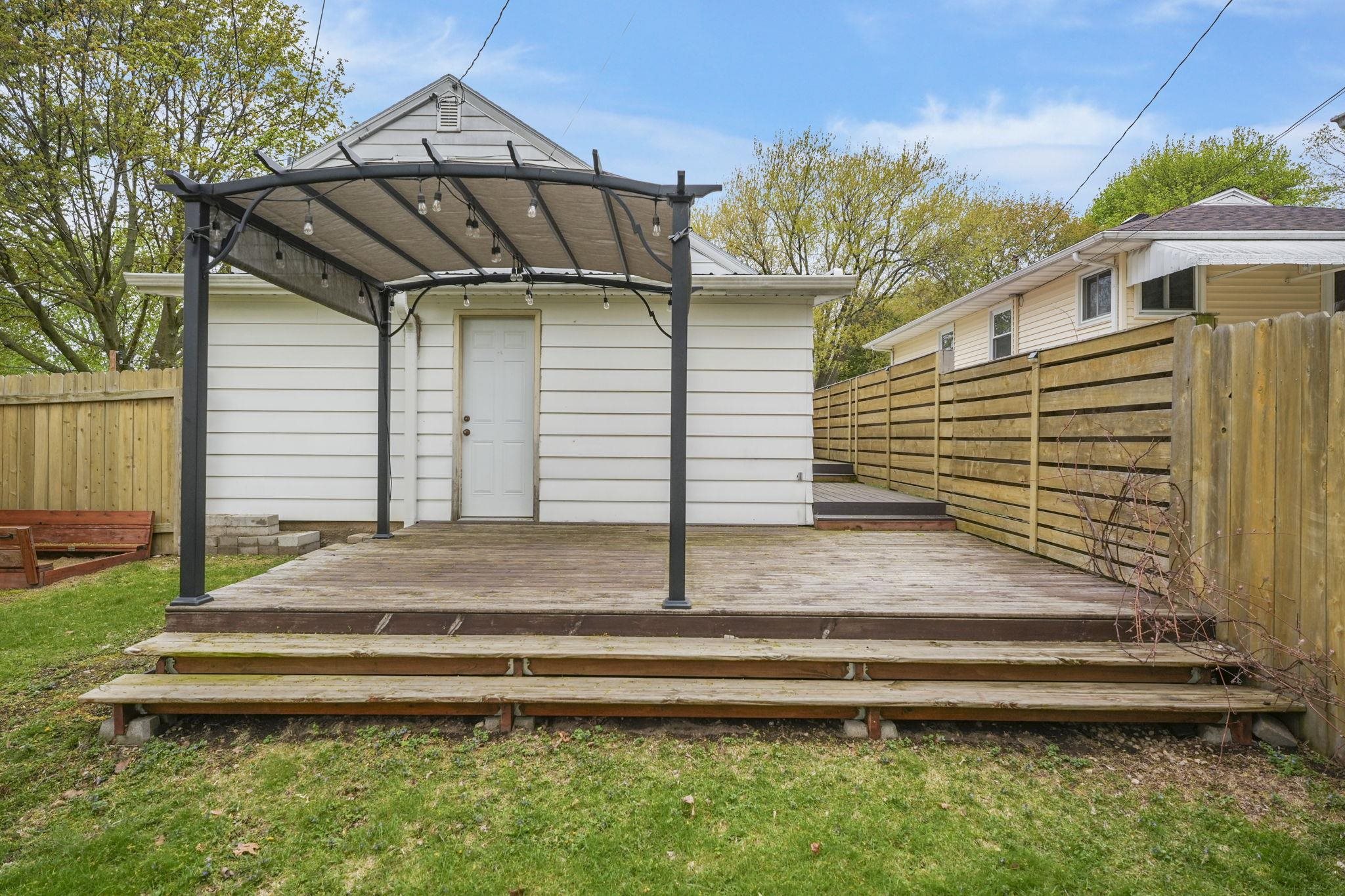 1502 Farragut Street Madison, WI 53704 - Photo 38 of 56