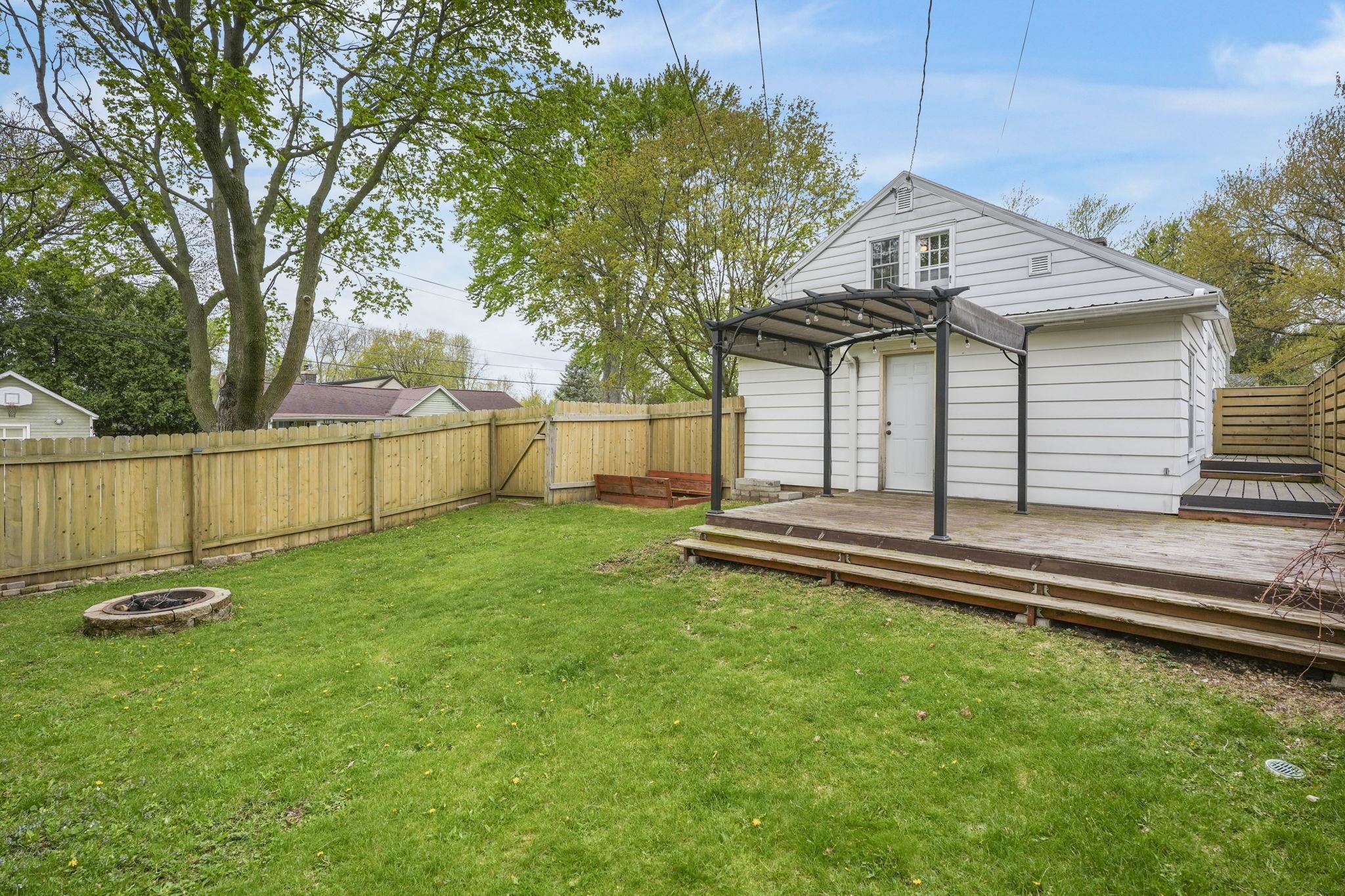 1502 Farragut Street Madison, WI 53704 - Photo 40 of 56