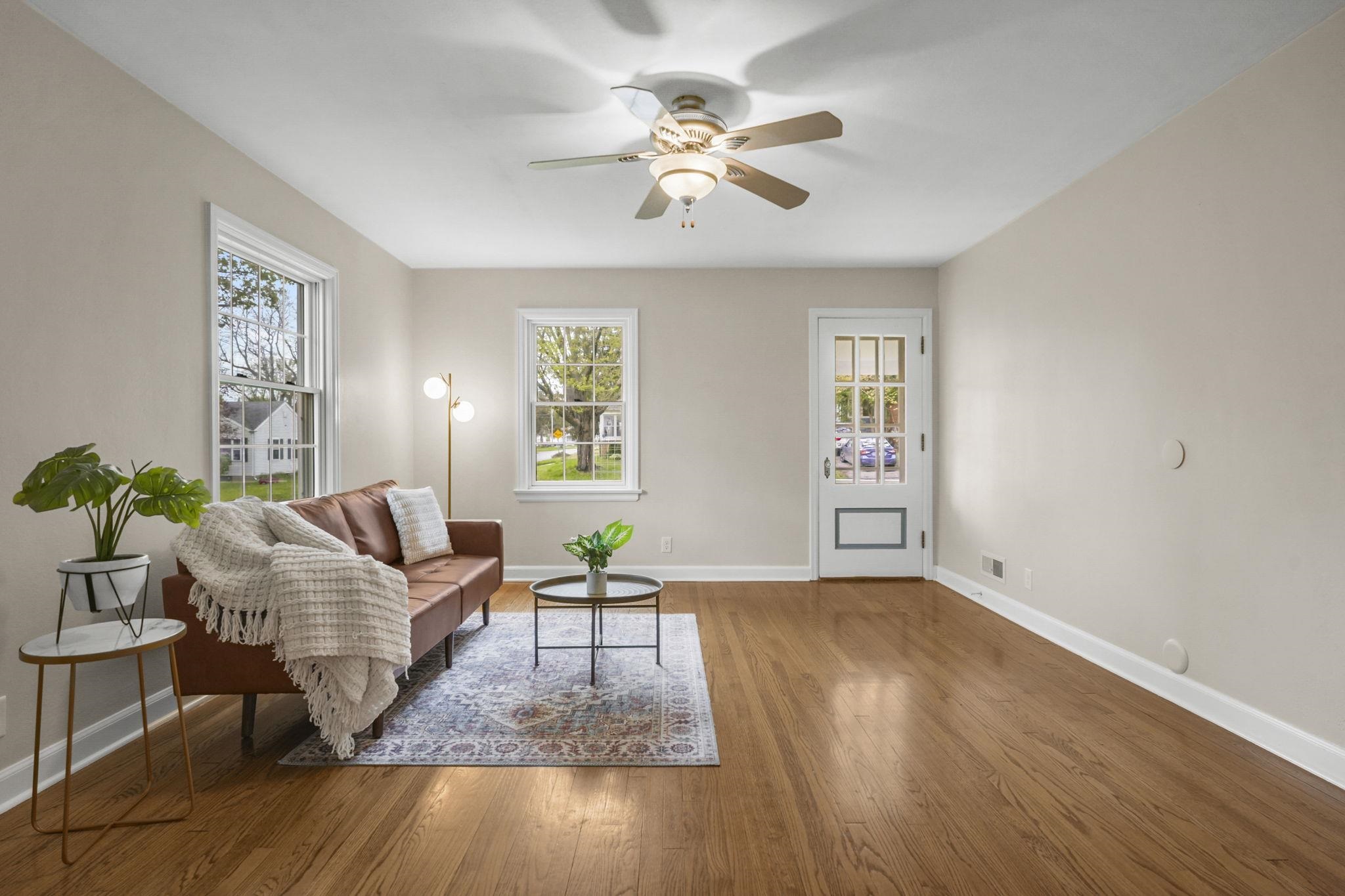 1502 Farragut Street Madison, WI 53704 - Photo 4 of 56