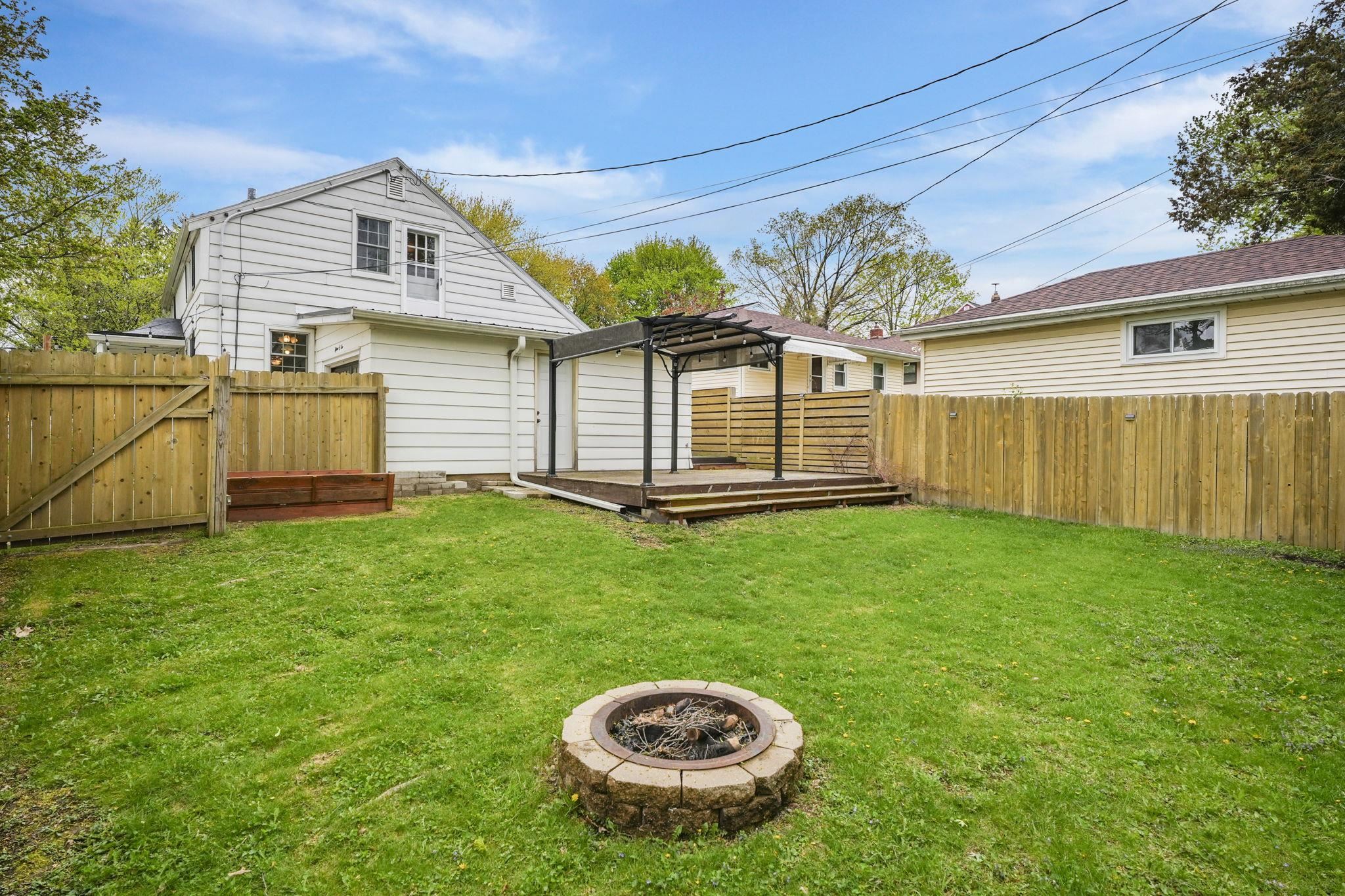 1502 Farragut Street Madison, WI 53704 - Photo 41 of 56