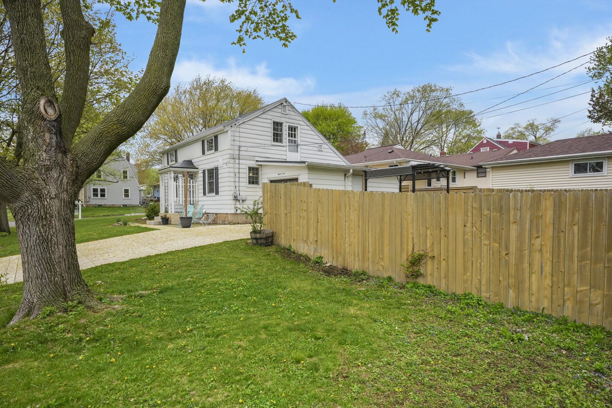 1502 Farragut Street Madison, WI 53704 - Photo 42 of 56