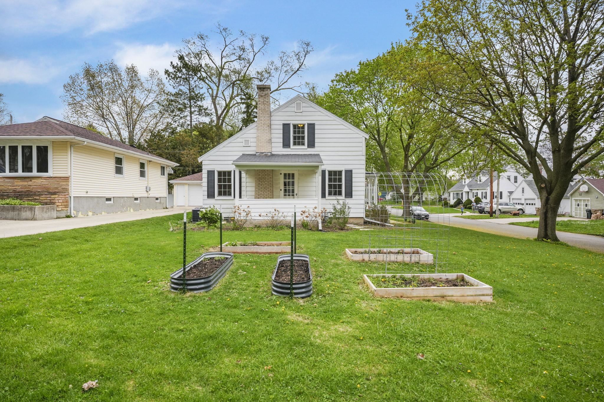 1502 Farragut Street Madison, WI 53704 - Photo 46 of 56