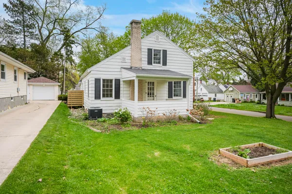 $415,000 | 1502 Farragut Street, Madison, WI 53704