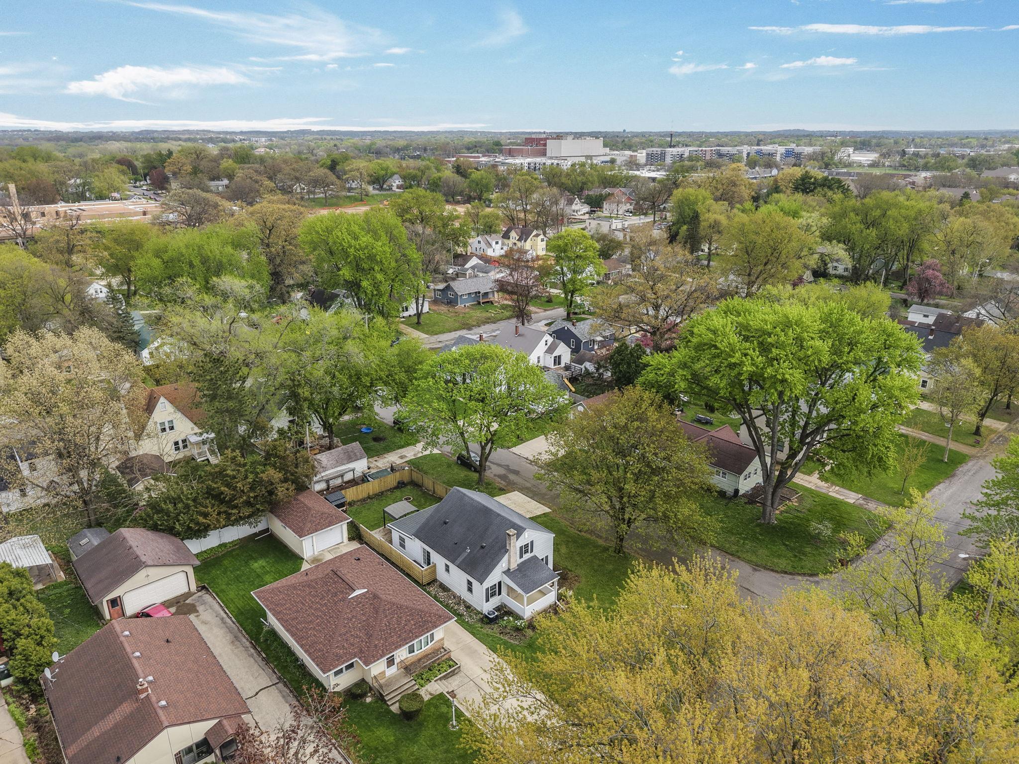 1502 Farragut Street Madison, WI 53704 - Photo 49 of 56