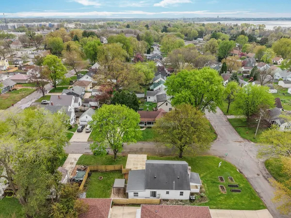 $415,000 | 1502 Farragut Street, Madison, WI 53704