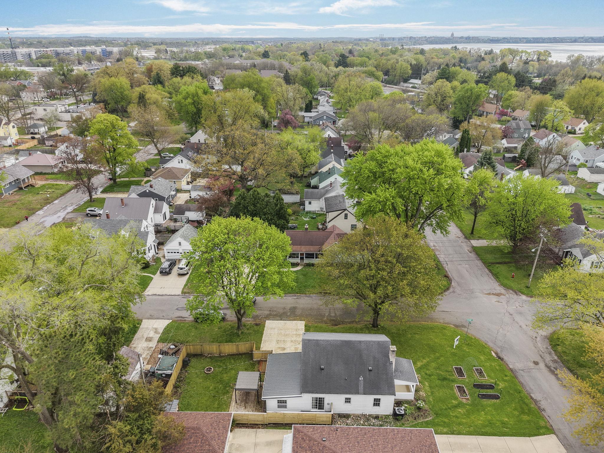 1502 Farragut Street Madison, WI 53704 - Photo 51 of 56