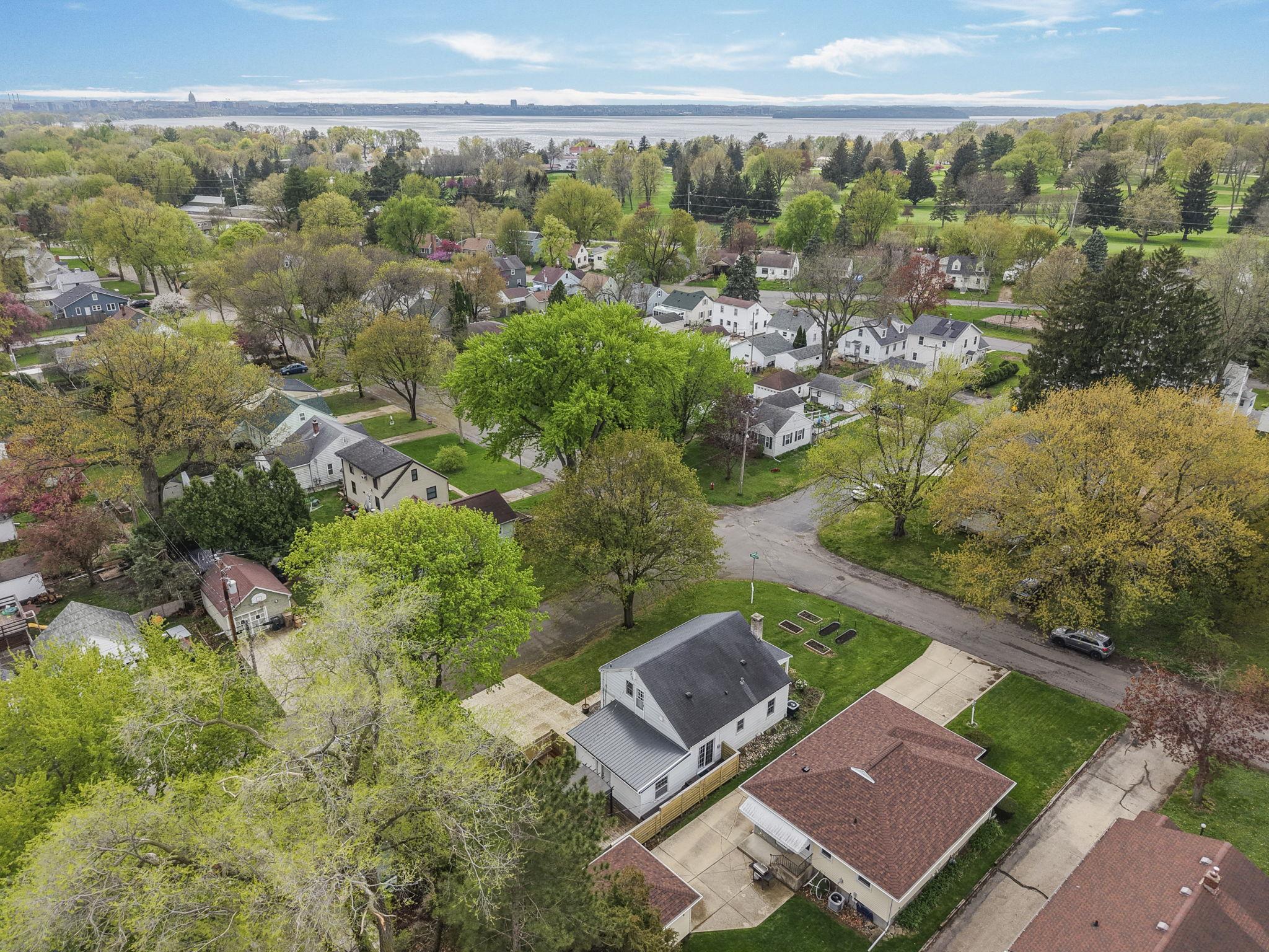 1502 Farragut Street Madison, WI 53704 - Photo 52 of 56