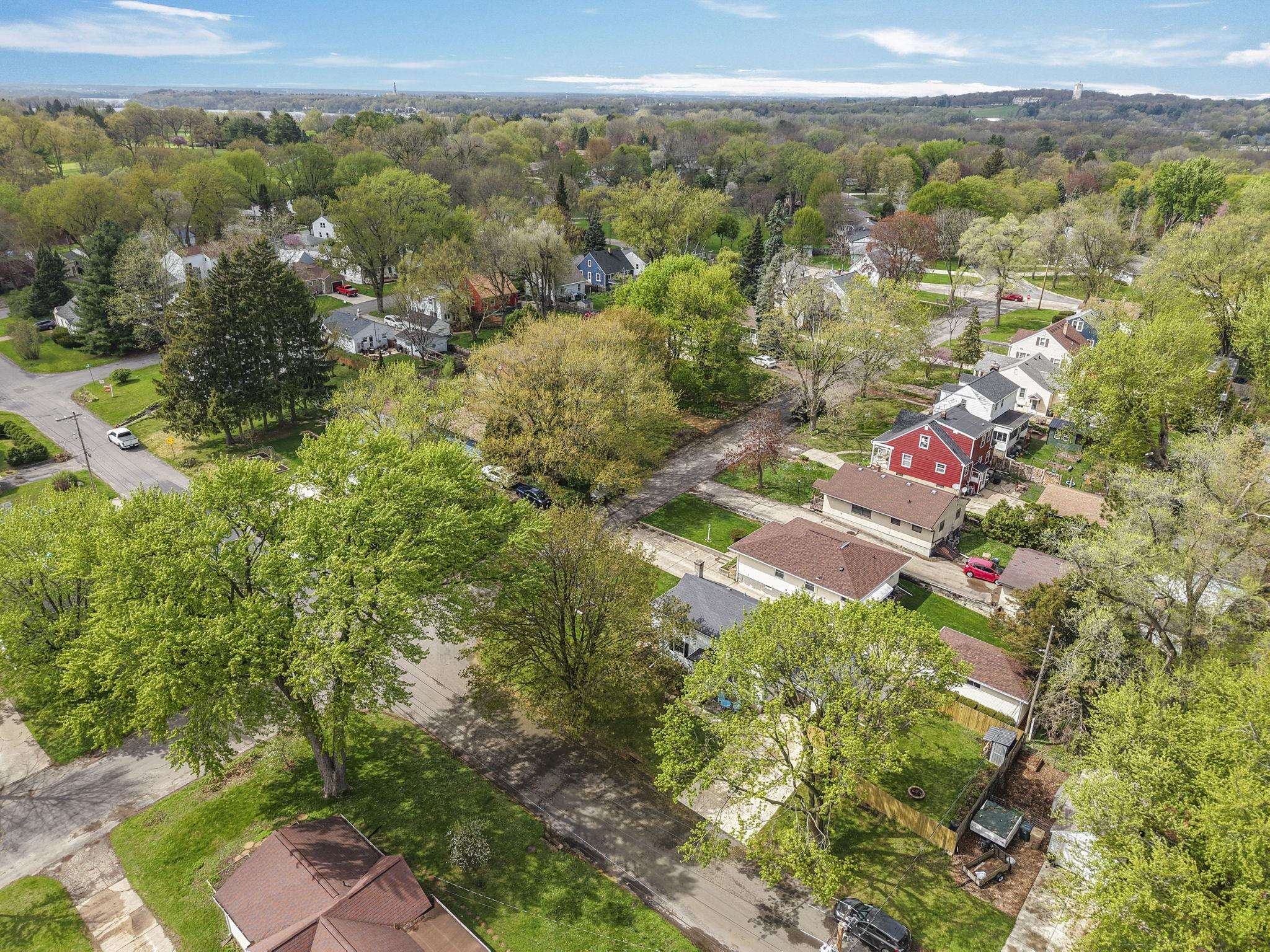 1502 Farragut Street Madison, WI 53704 - Photo 54 of 56