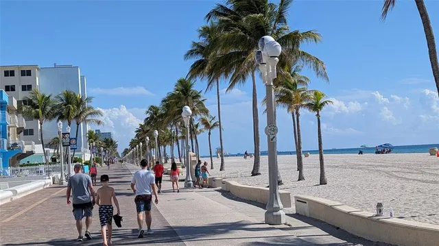 $3,400 | 1501 South Ocean Drive, Unit 404, Hollywood, FL 33019